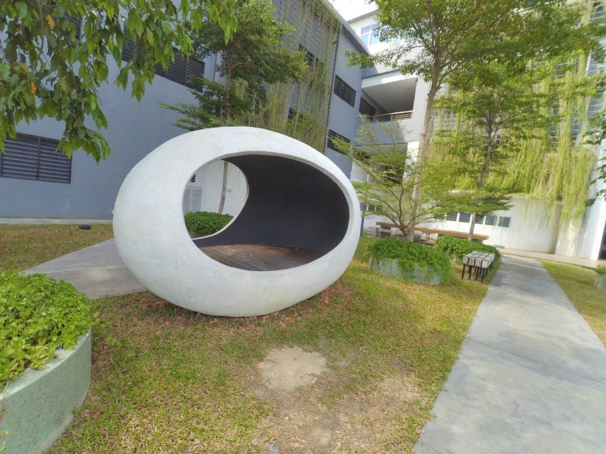 No.5 The Mint @ Puchong Center Near Ioi Mall Exteriör bild