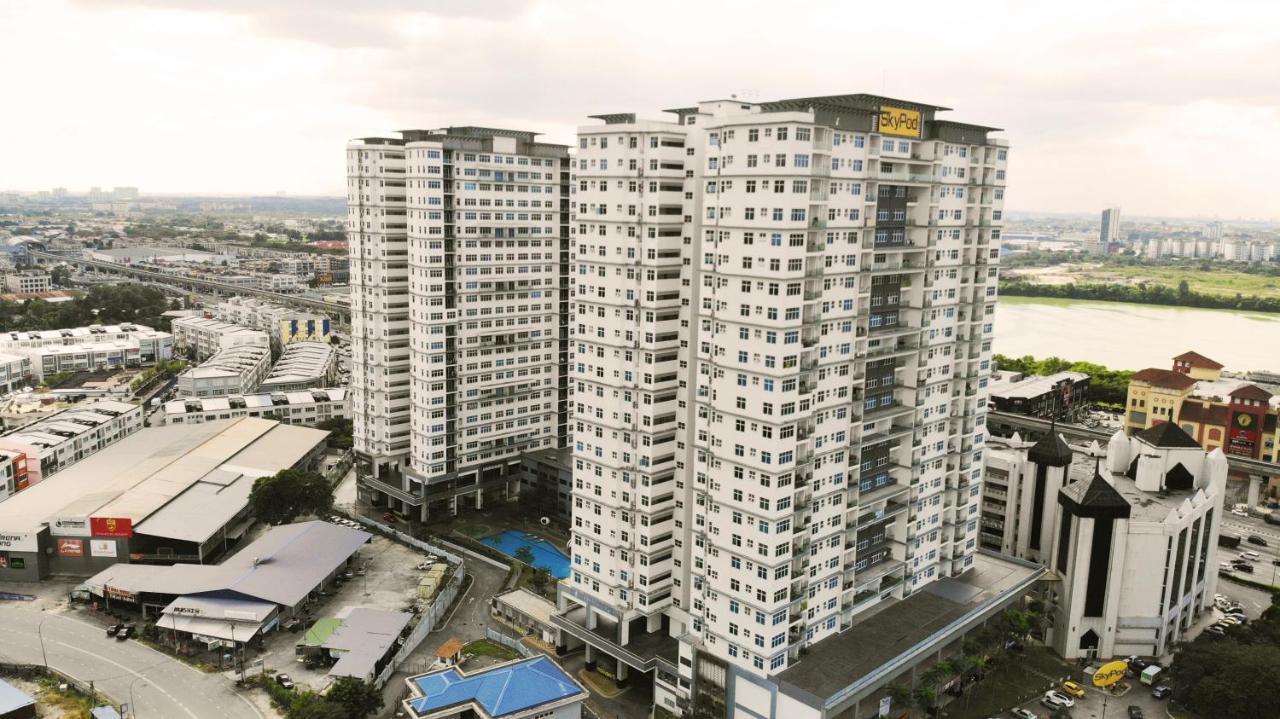 No.5 The Mint @ Puchong Center Near Ioi Mall Exteriör bild